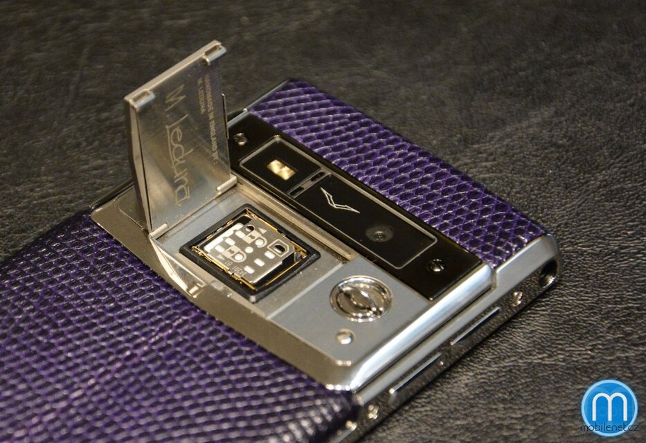Vertu Signature Touch