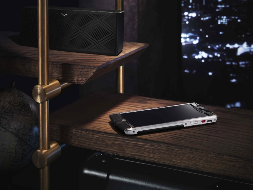 Vertu Signature Touch