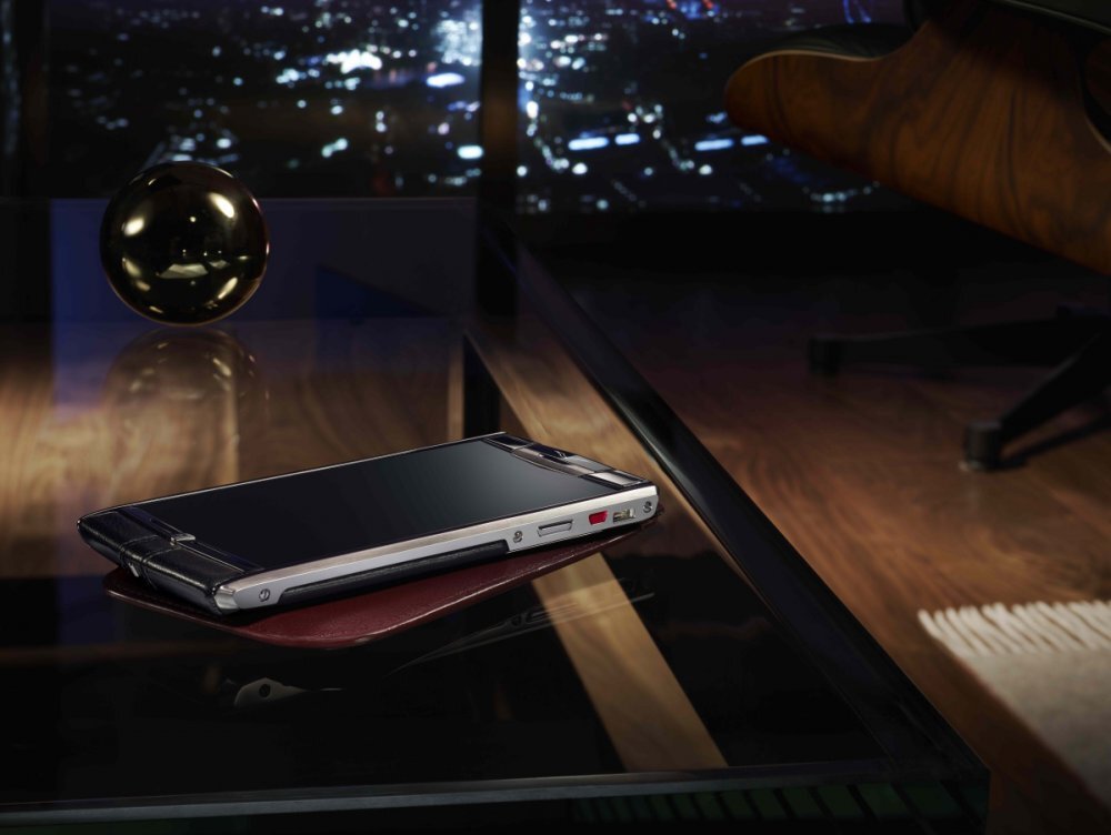 Vertu Signature Touch