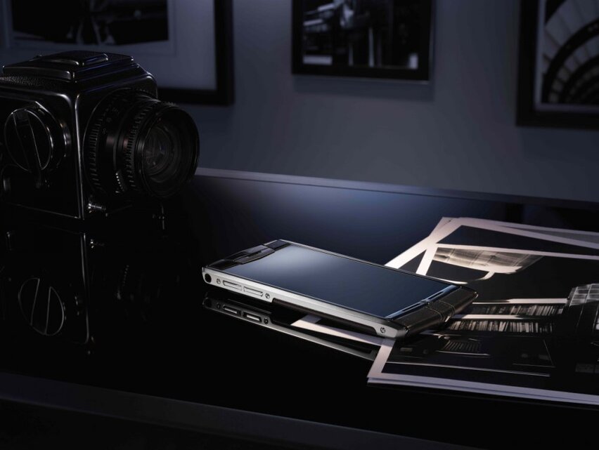 Vertu Signature Touch