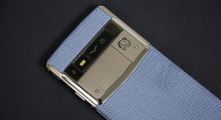 Vertu Signature Touch