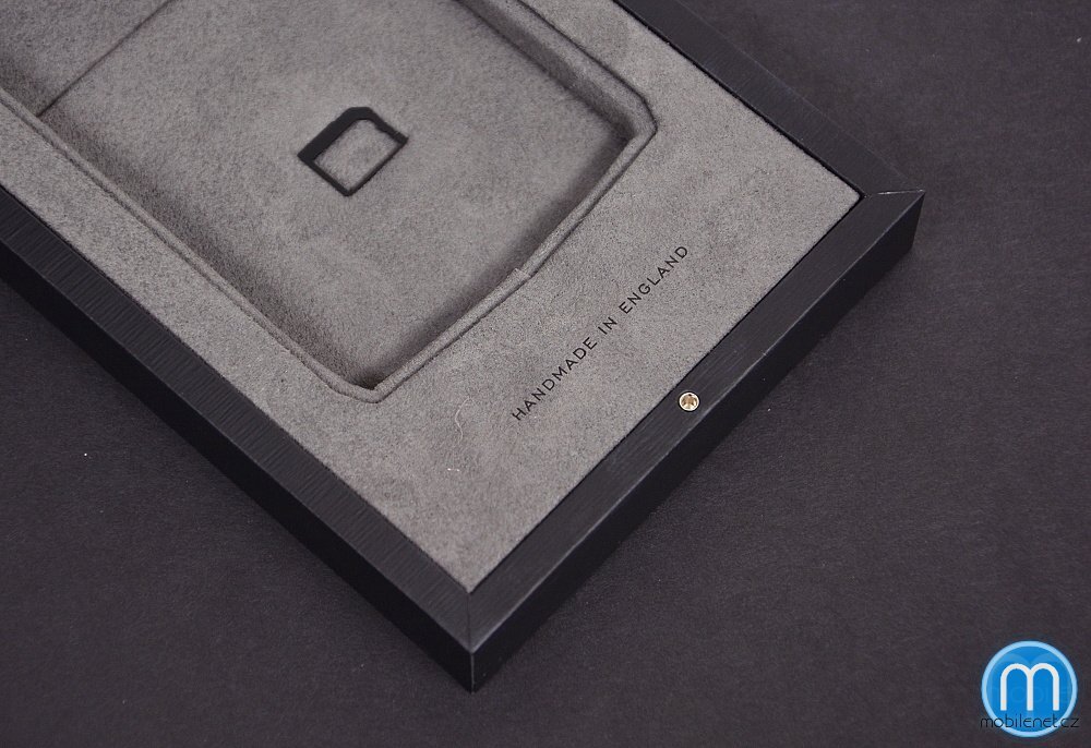 Vertu Signature Touch