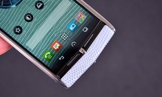 Vertu Signature Touch