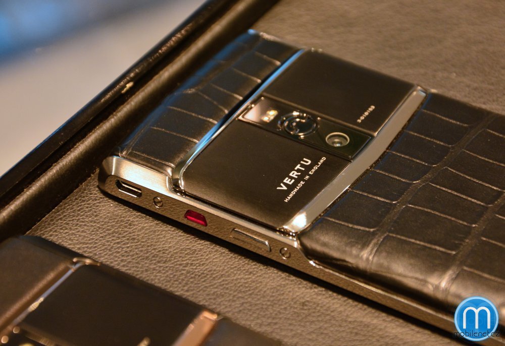 Vertu Signature Touch (2015)