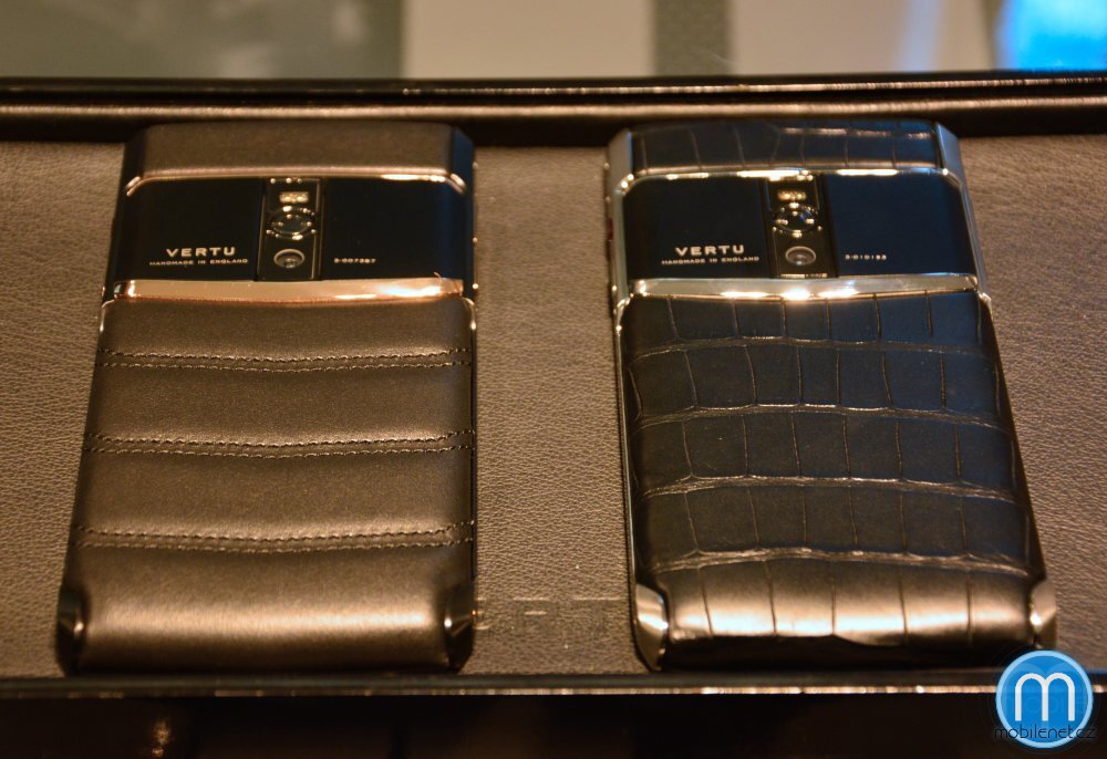 Vertu Signature Touch (2015)