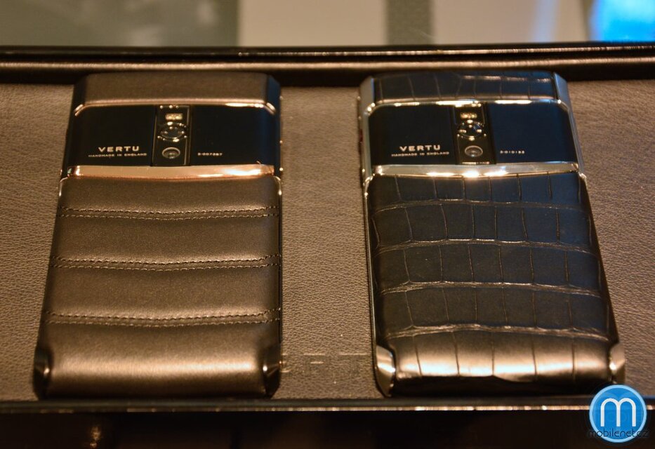 Vertu Signature Touch (2015)