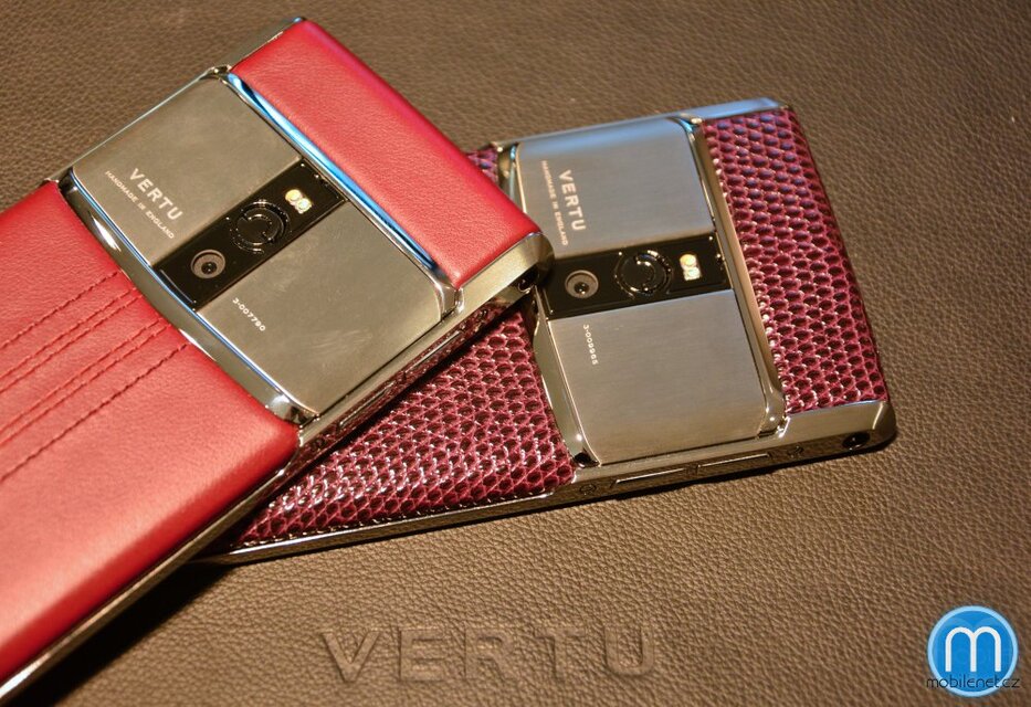 Vertu Signature Touch (2015)