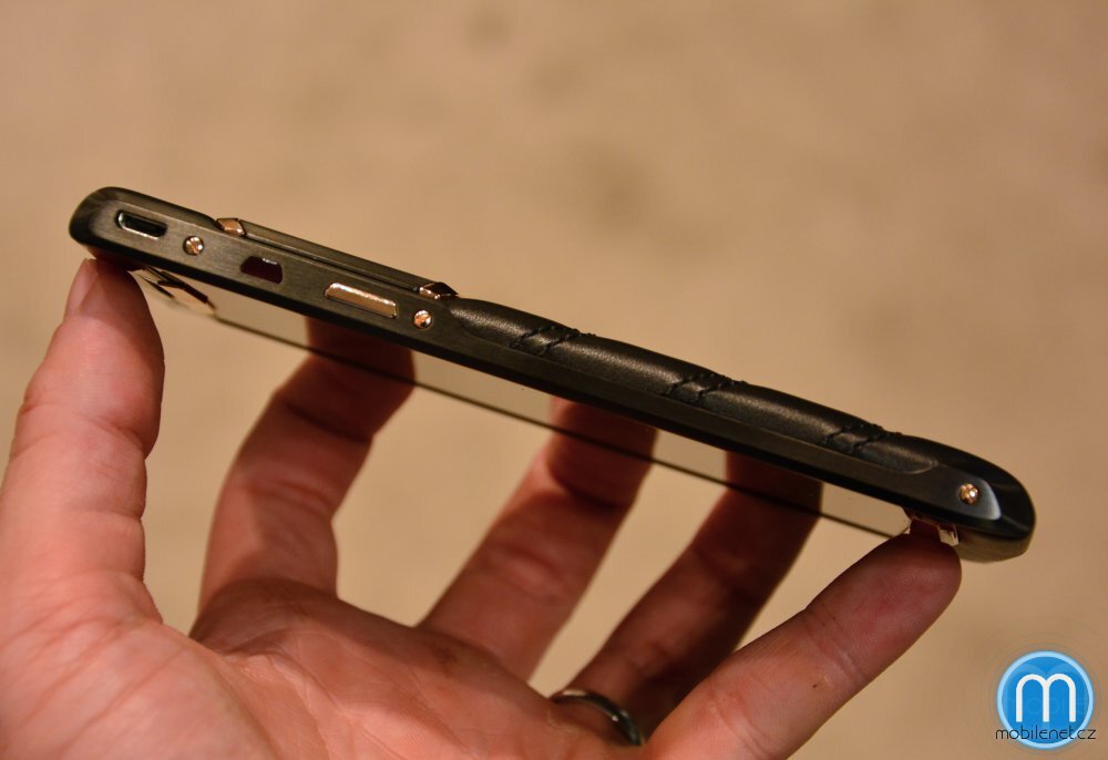 Vertu Signature Touch (2015)