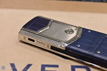 Vertu Signature V