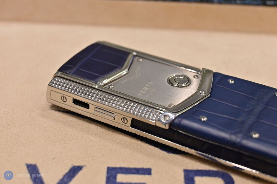 Vertu Signature V