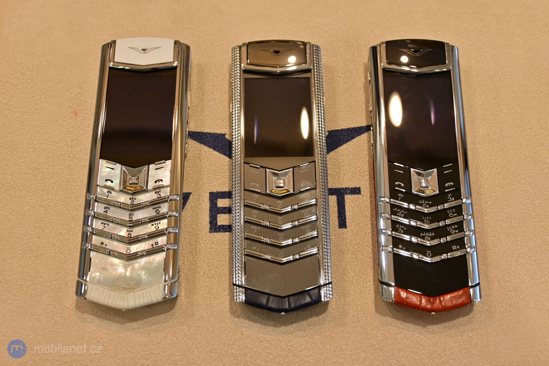 Vertu Signature V