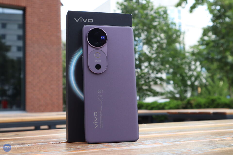 Vivo V40