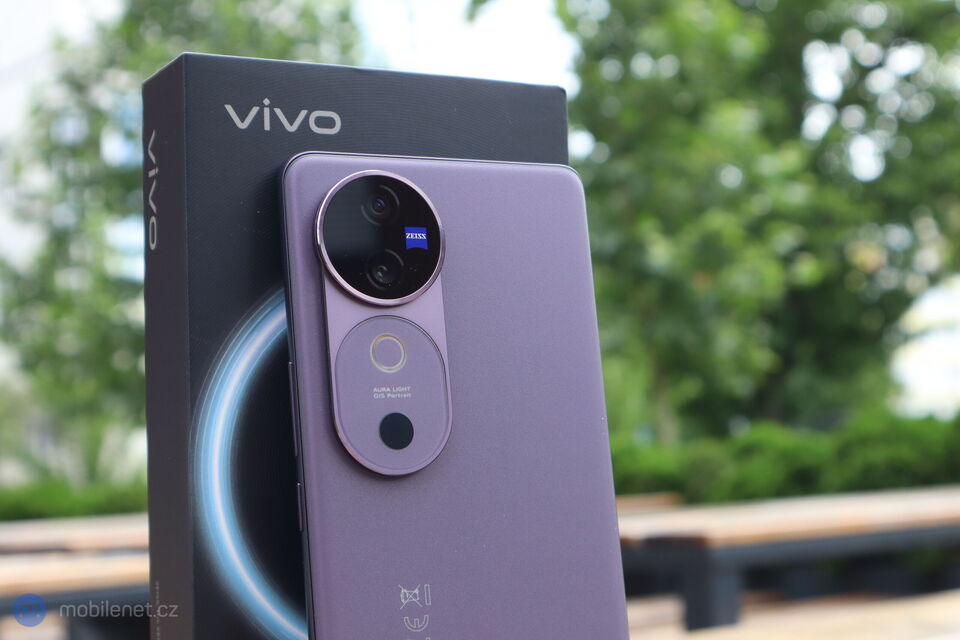 Vivo V40