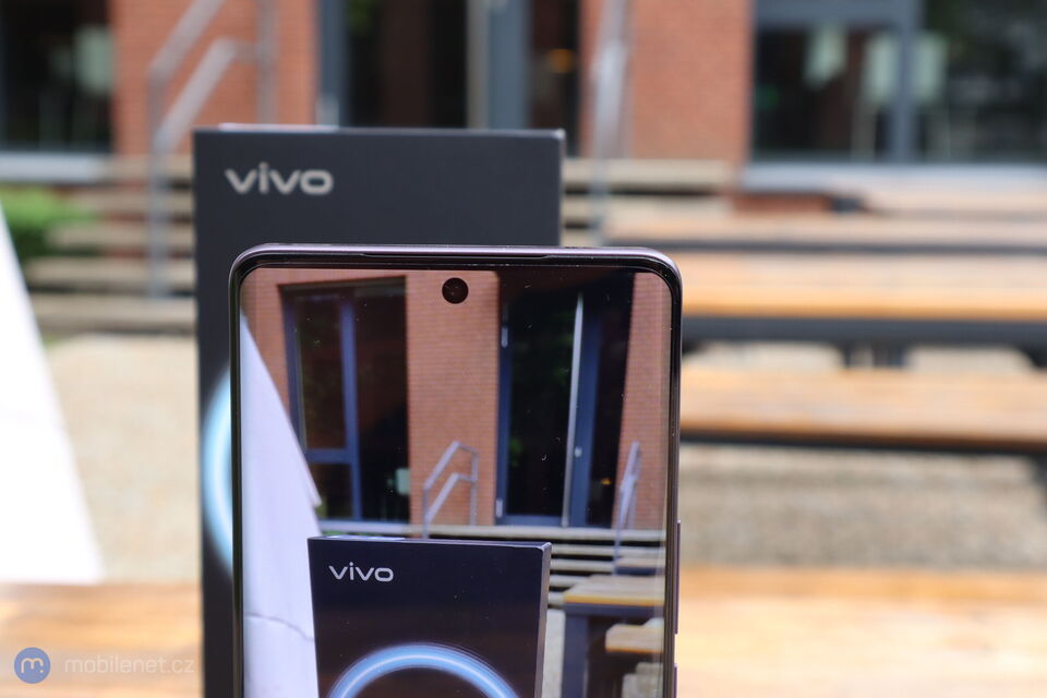 Vivo V40