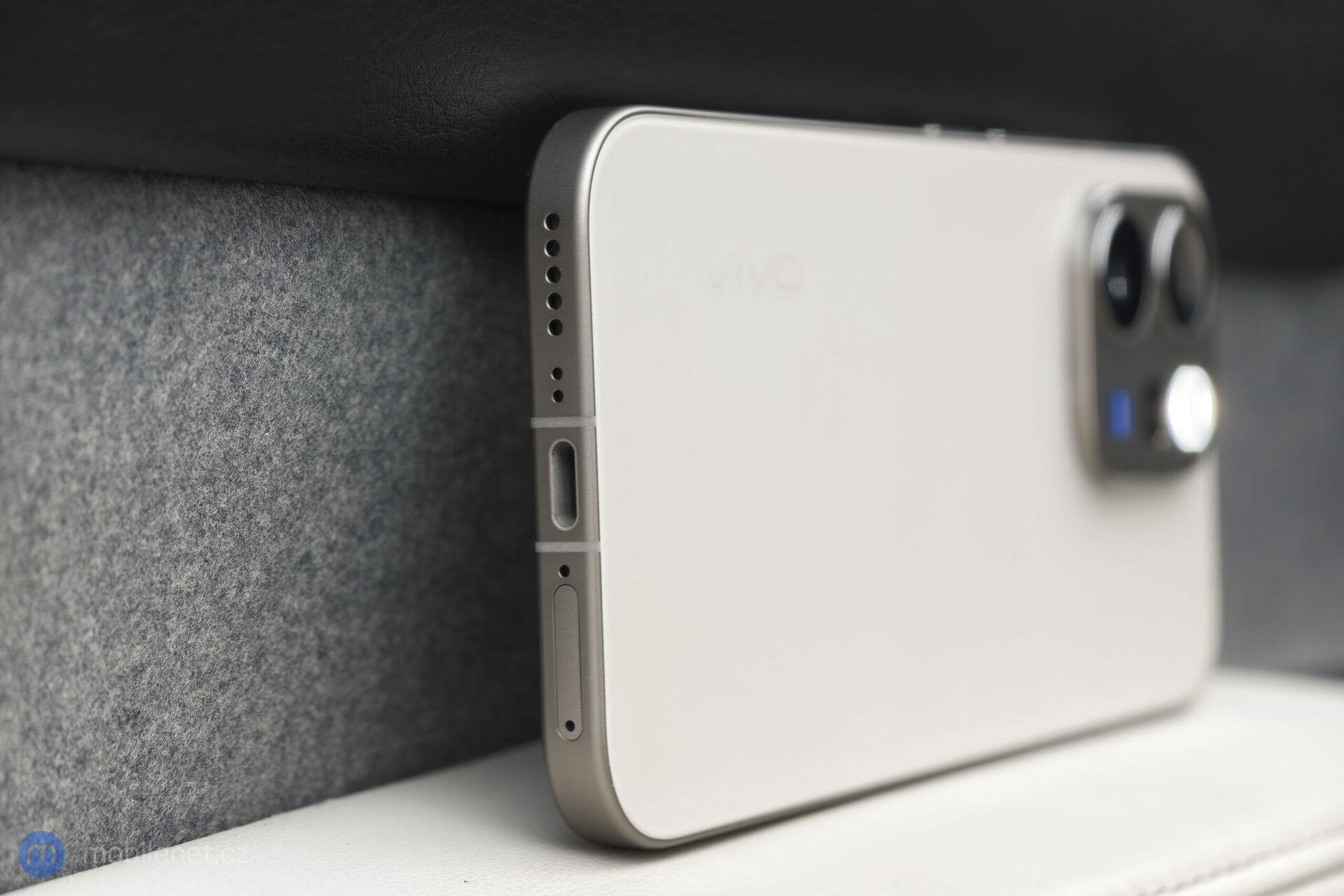 Vivo V70