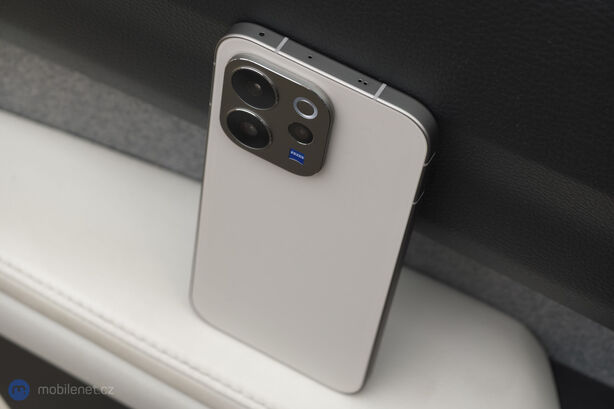 Vivo V70