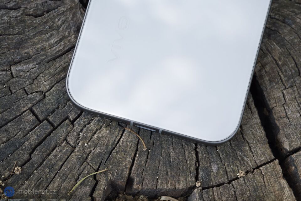 Vivo V70