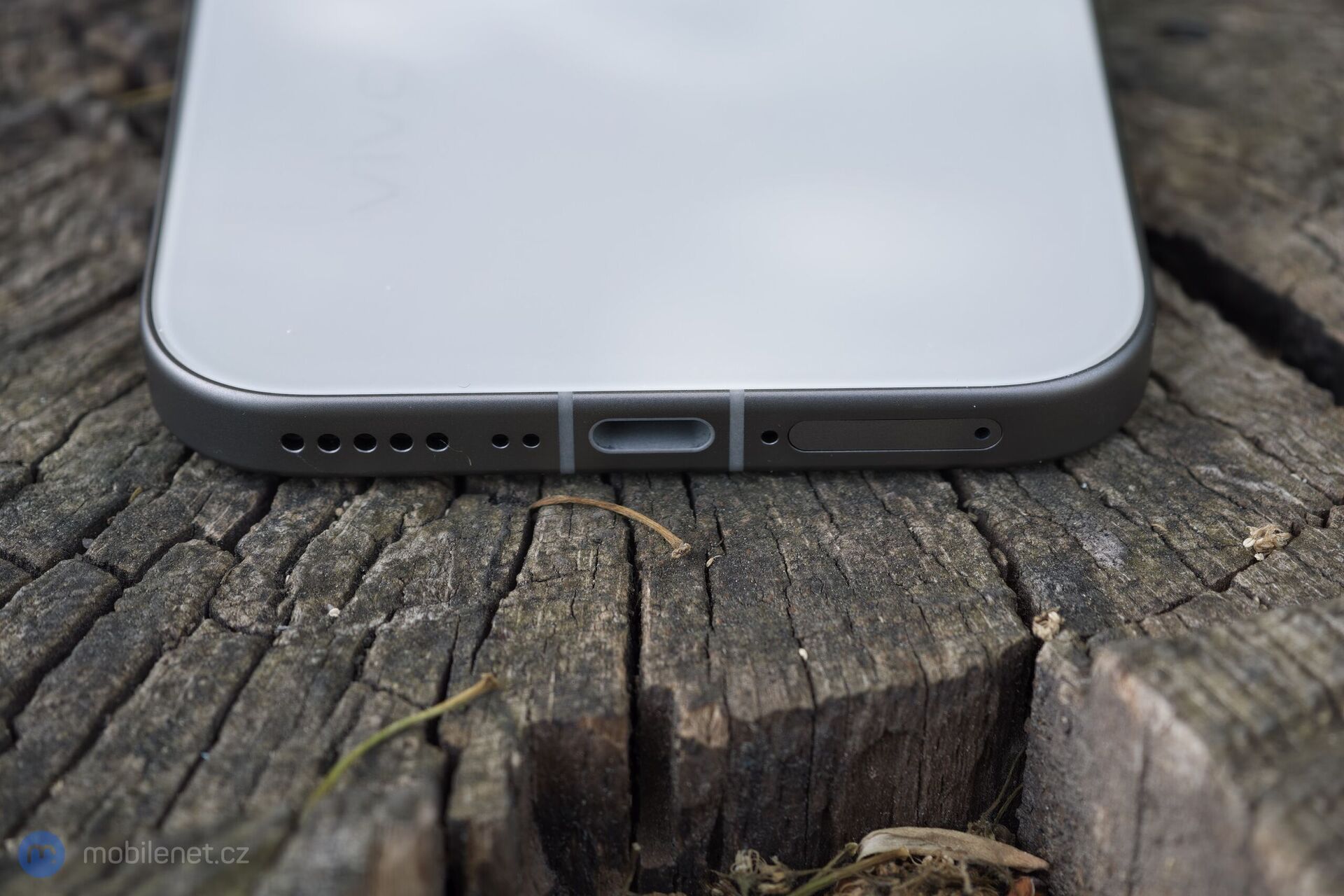 Vivo V70