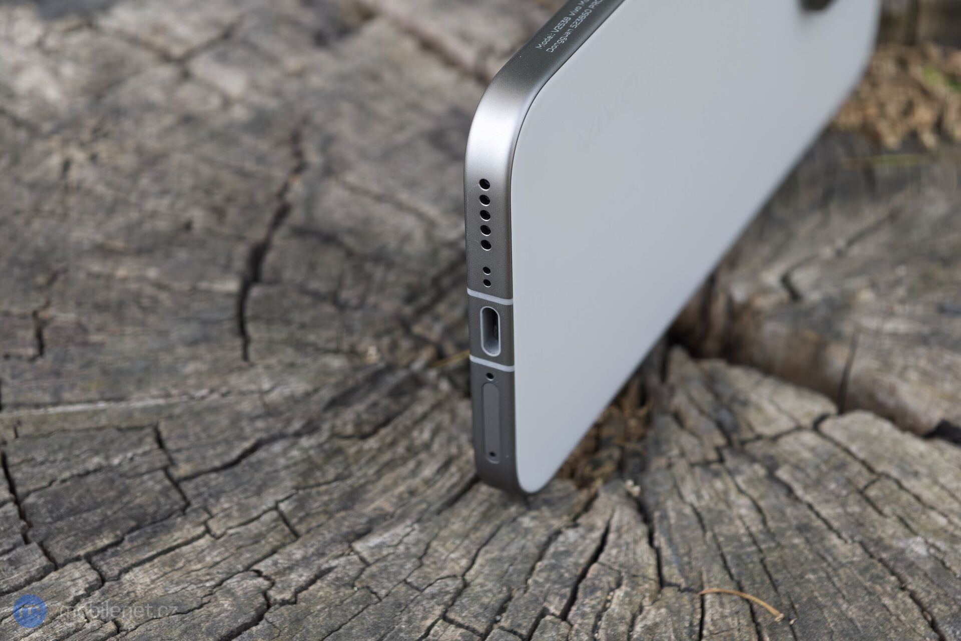 Vivo V70