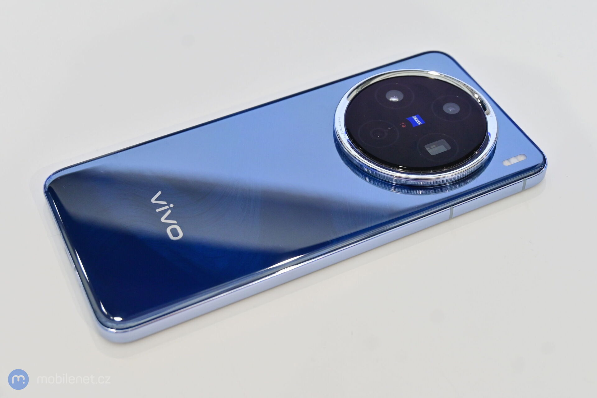 Vivo X200