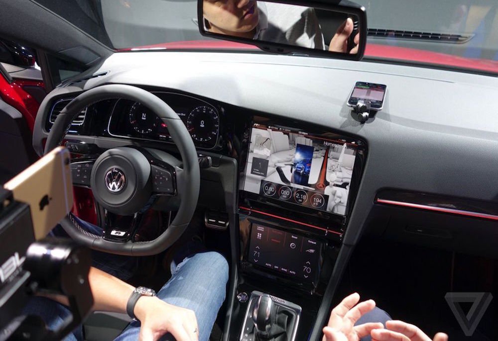 Volkswagen Golf Touch R displej