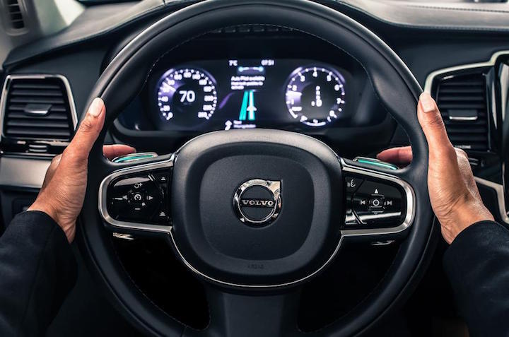 Volvo XC90 autonomní řízení