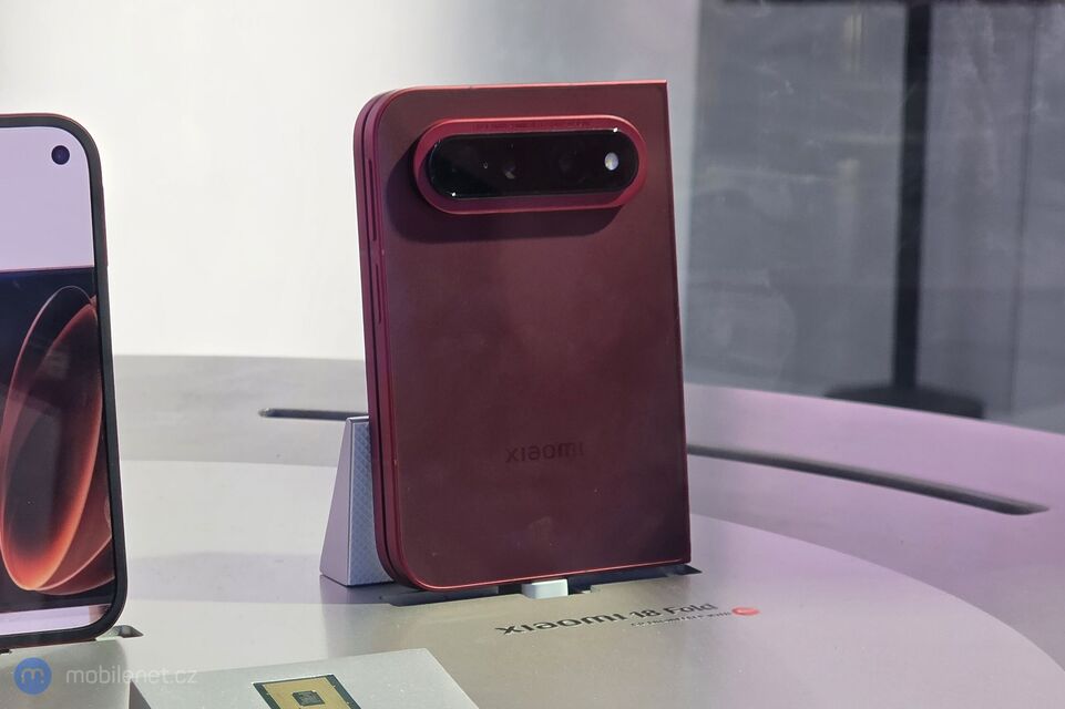 Xiaomi 18 Fold