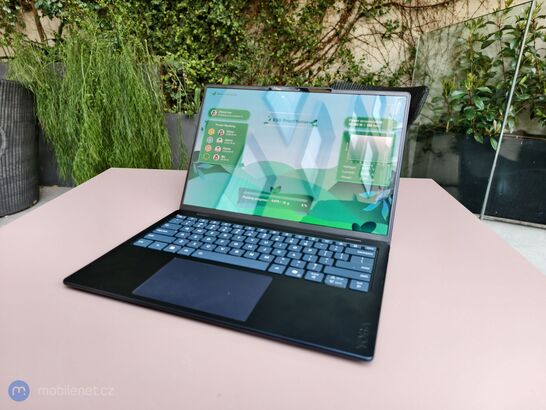 Yoga Solar PC Concept