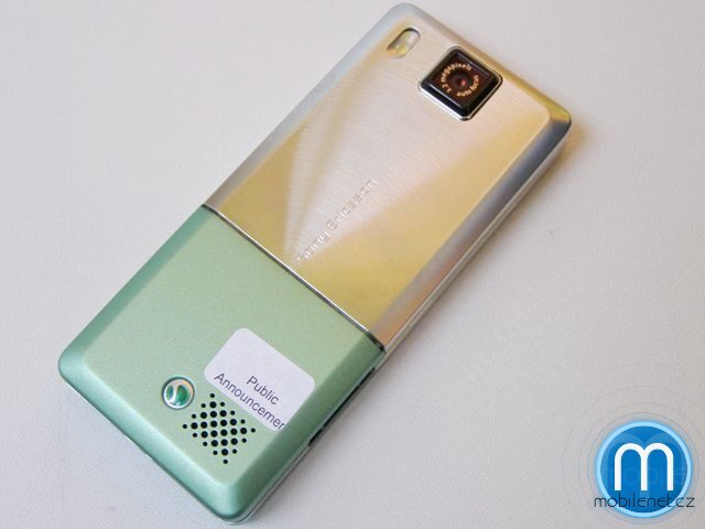 Živě: fotografie a videa nových Sony Ericssonů