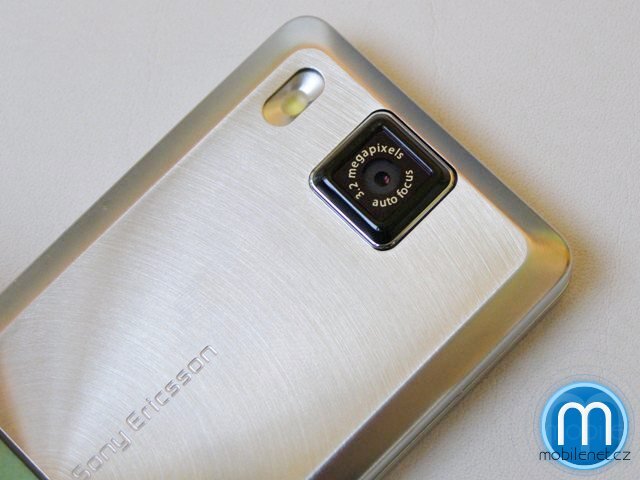 Živě: fotografie a videa nových Sony Ericssonů