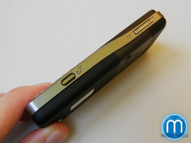 Živě: fotografie a videa nových Sony Ericssonů