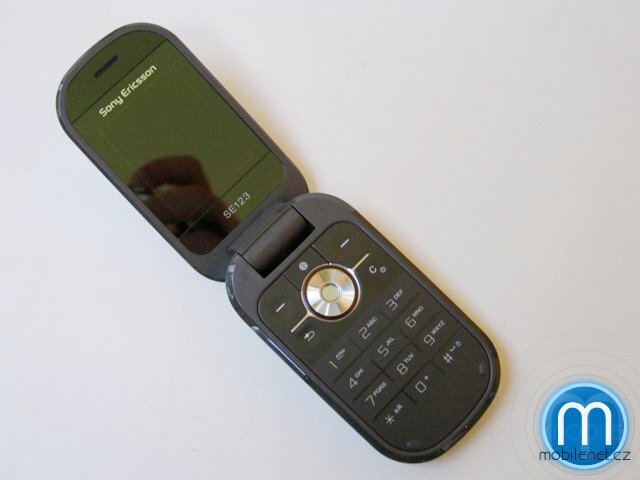 Živě: fotografie a videa nových Sony Ericssonů