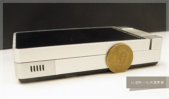 Živé fotografie telefonu Sagem Porsche P9521