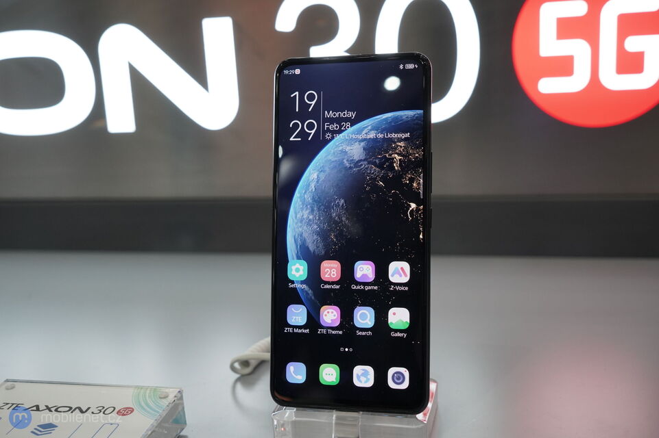 ZTE AXON 30