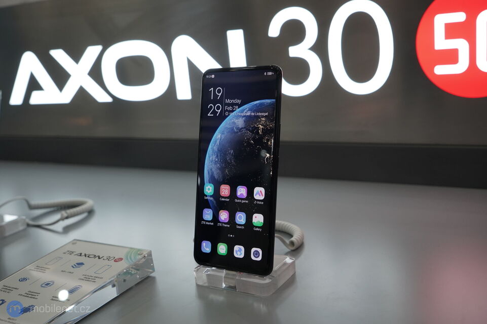 ZTE AXON 30