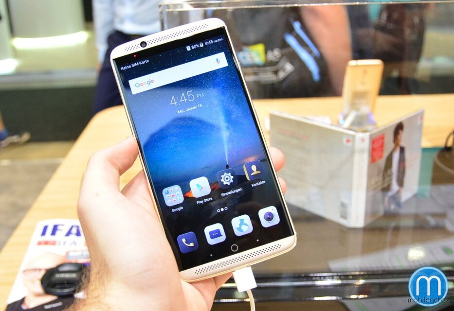 ZTE Axon 7