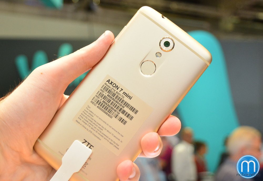 ZTE Axon 7 mini
