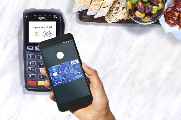 mBank se chlubí prvním týdnem s Android Pay. Registrace předčily očekávání