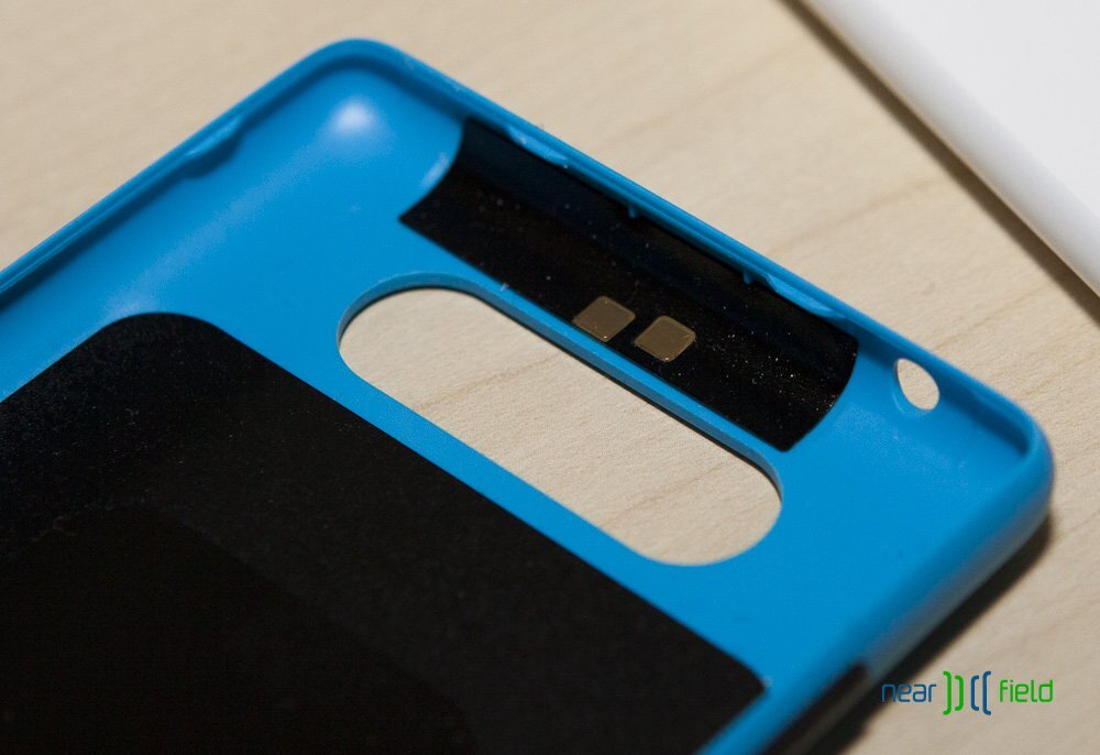 NFC anténa v Nokii Lumia 820