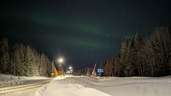20 km před cílem jsme pozorovali polární záři během nabíjení