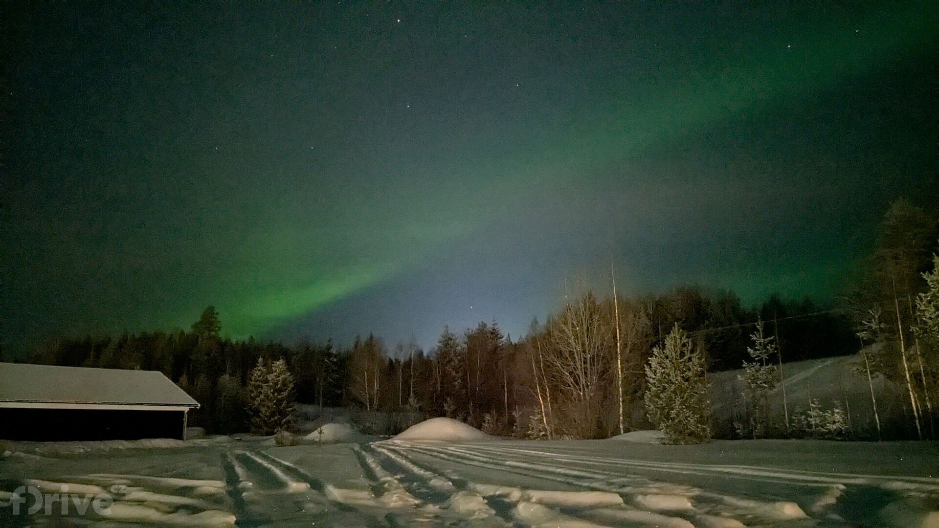 20 km před cílem jsme pozorovali polární záři během nabíjení