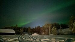20 km před cílem jsme pozorovali polární záři během nabíjení