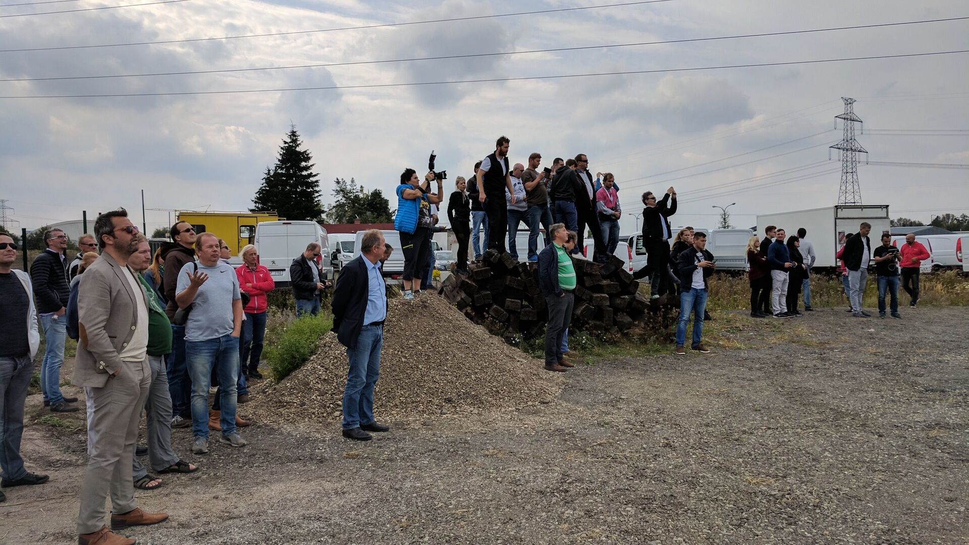 24net Tesla sraz 2017