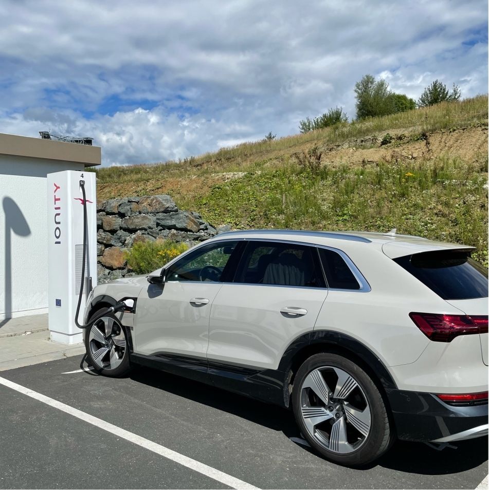 5800 km s Audi e-tron