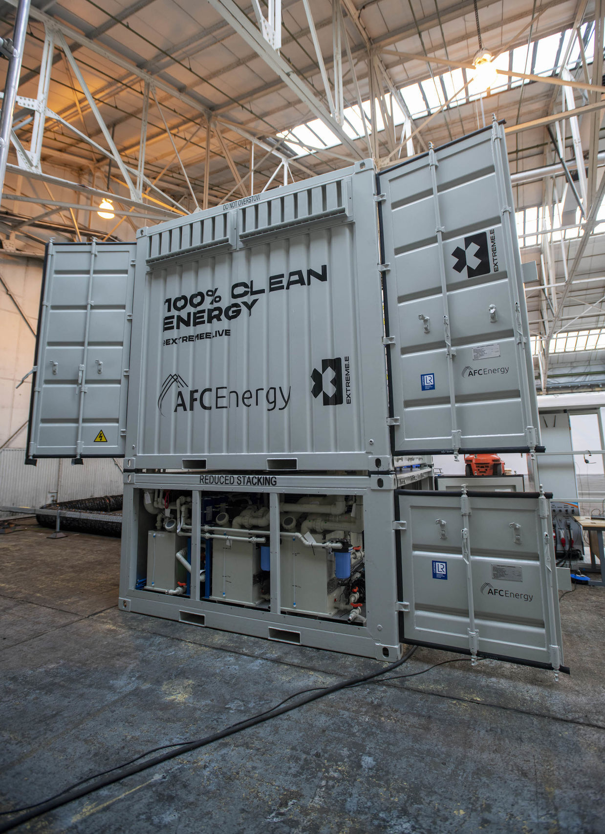 AFC Energy vodíkový generátor