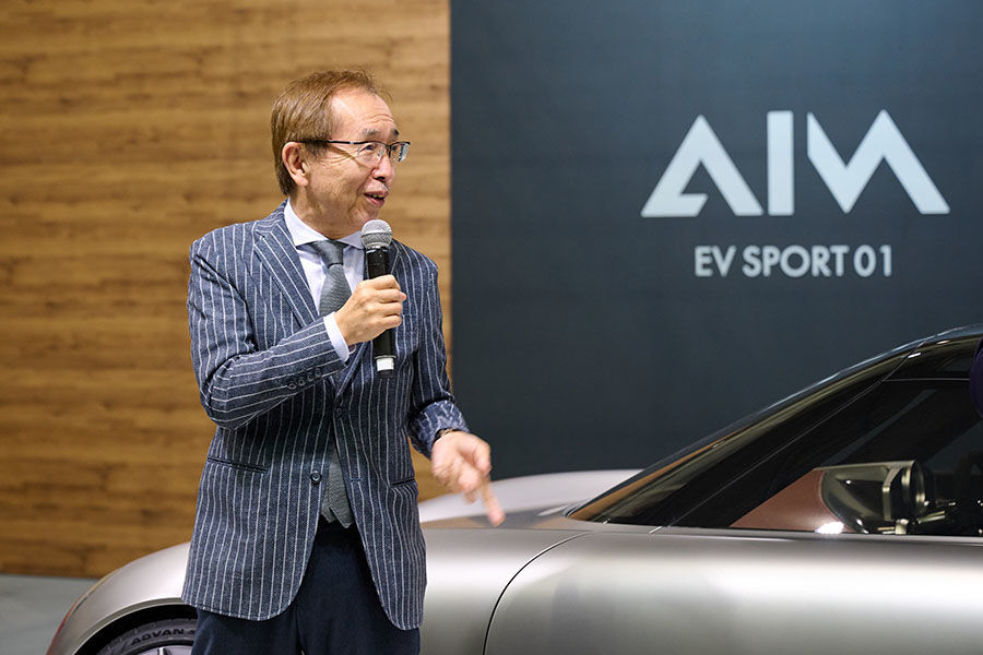 AIM EV Sport 01