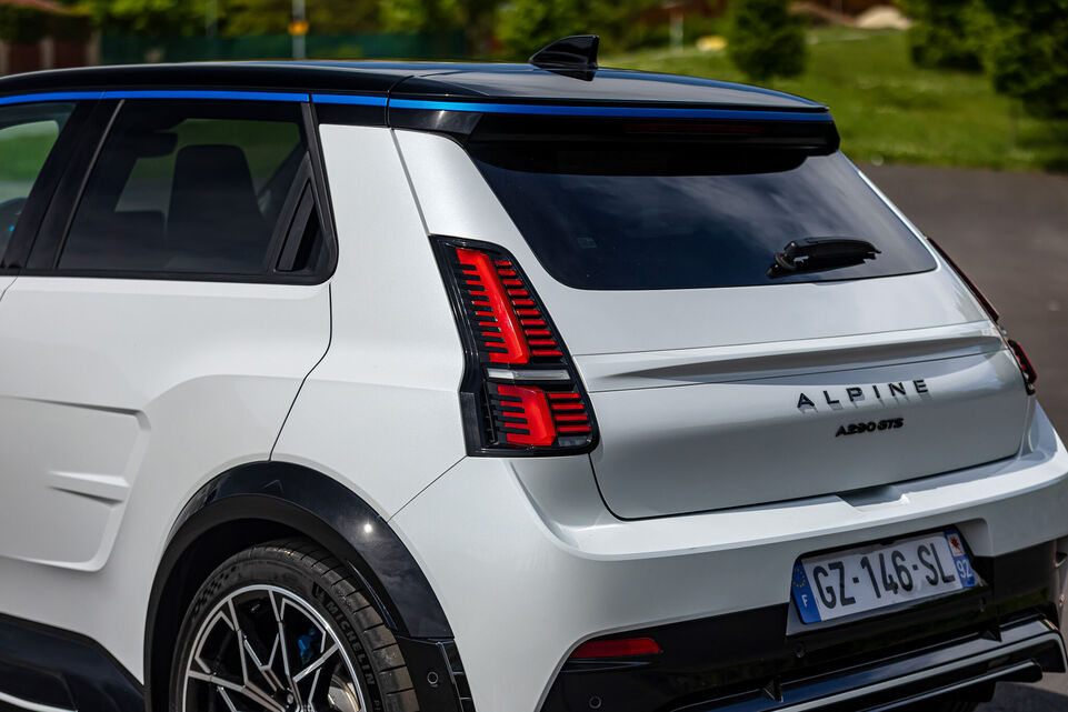 Alpine A290