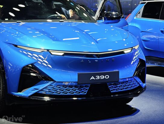 Alpine A390