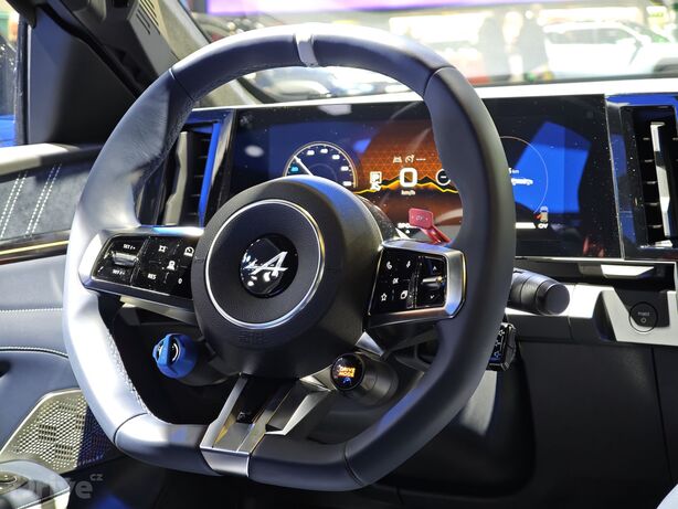 Alpine A390