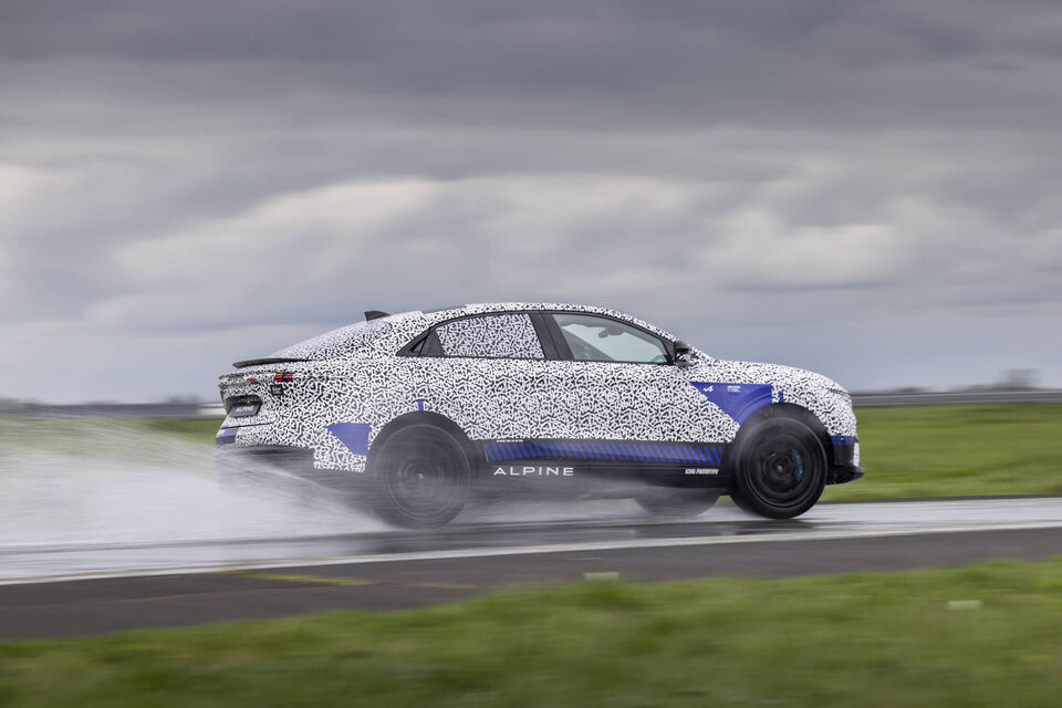Alpine A390